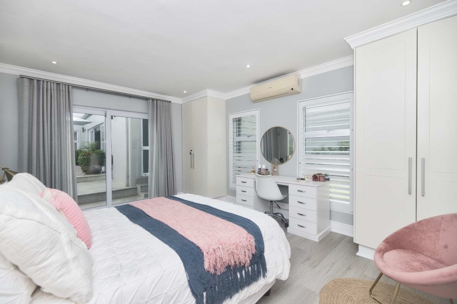 4 Bedroom Property for Sale in Hemel en Aarde Estate Western Cape